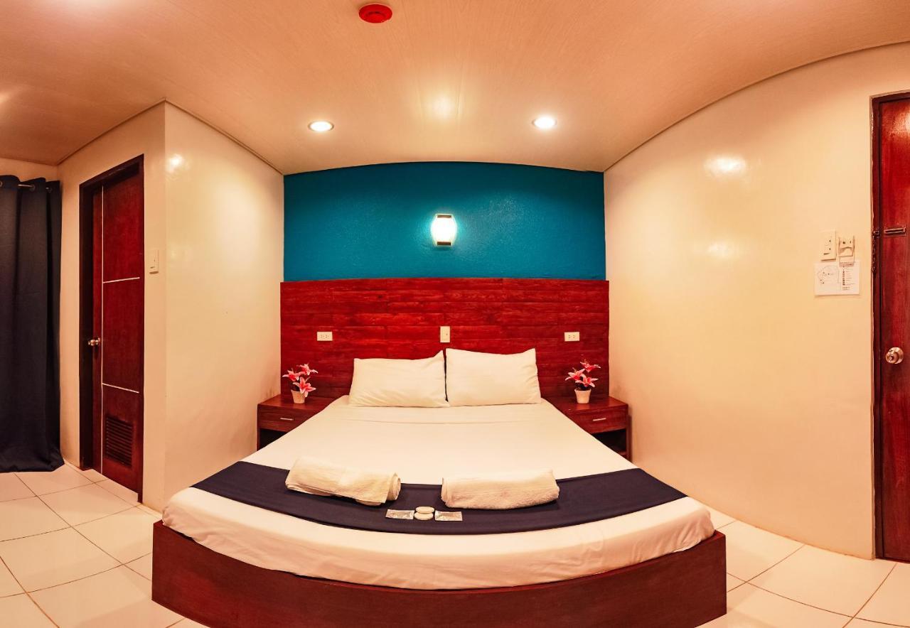A&A Abe Bayfront Inn Coron Bagian luar foto