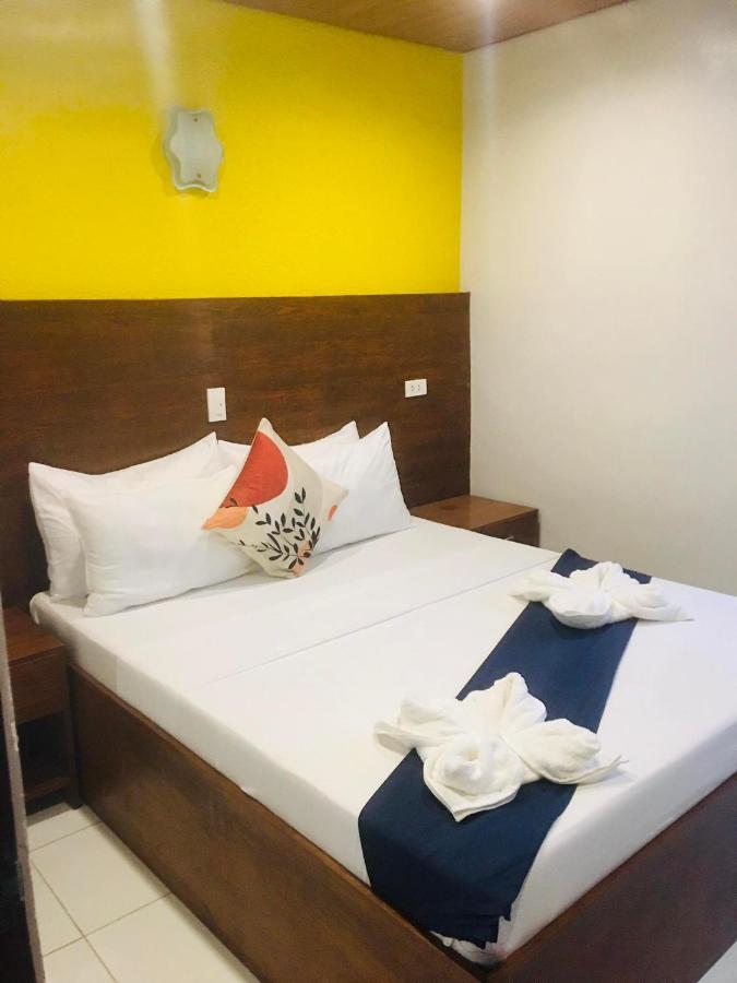 A&A Abe Bayfront Inn Coron Bagian luar foto