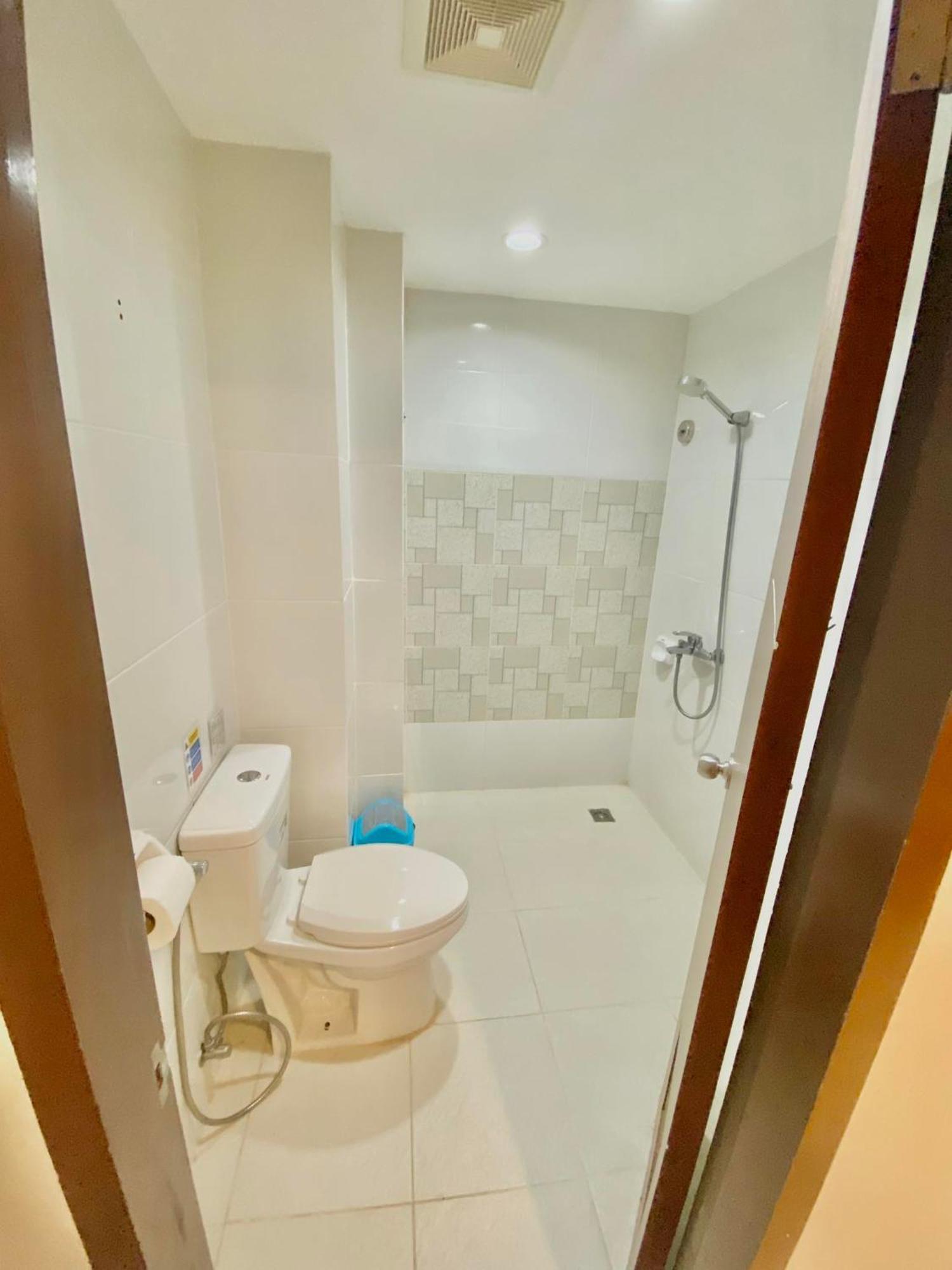 A&A Abe Bayfront Inn Coron Bagian luar foto