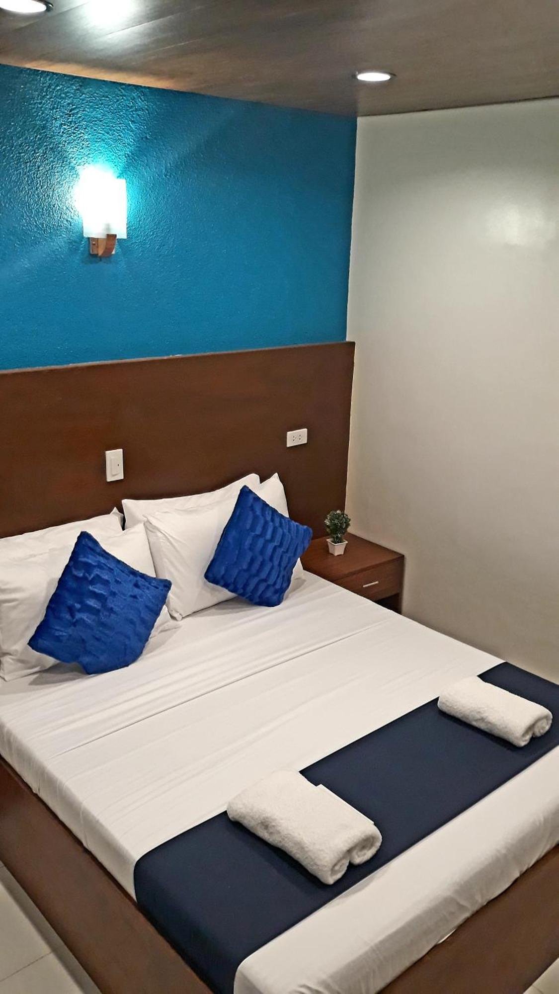 A&A Abe Bayfront Inn Coron Bagian luar foto