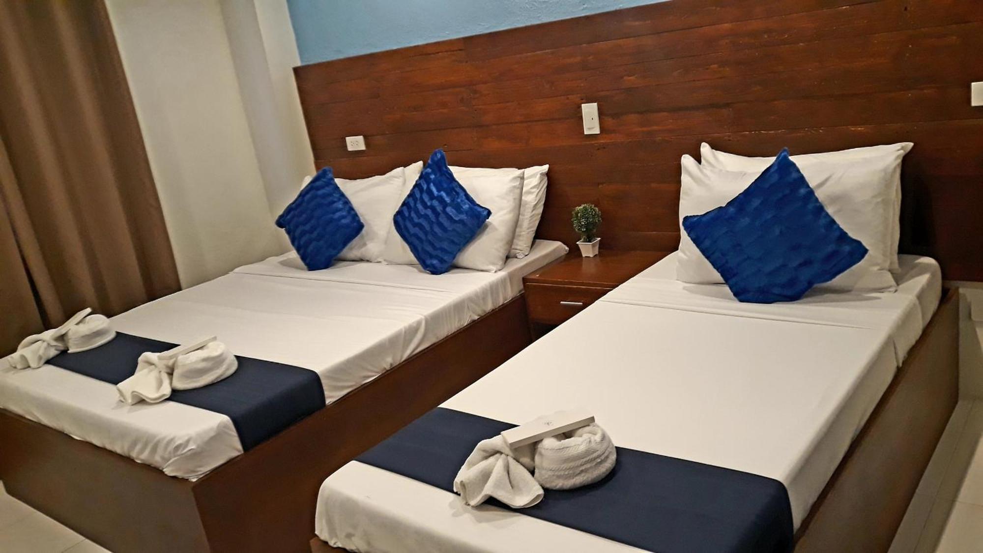 A&A Abe Bayfront Inn Coron Bagian luar foto