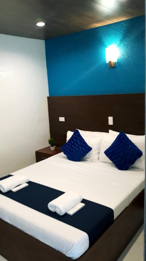 A&A Abe Bayfront Inn Coron Bagian luar foto