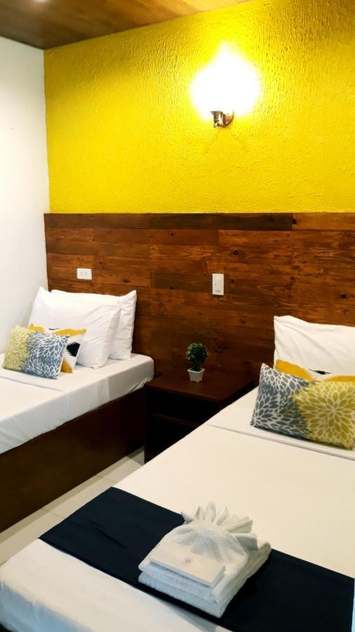 A&A Abe Bayfront Inn Coron Bagian luar foto