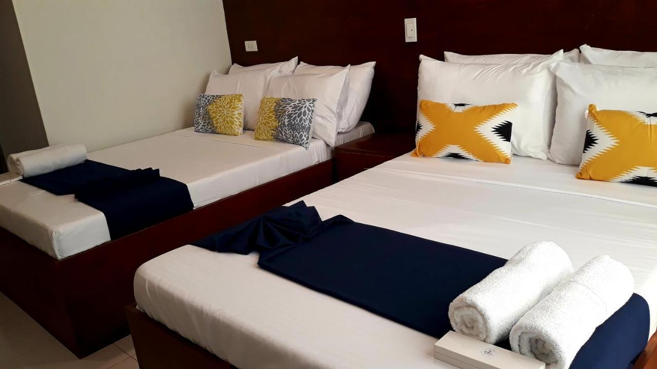 A&A Abe Bayfront Inn Coron Bagian luar foto